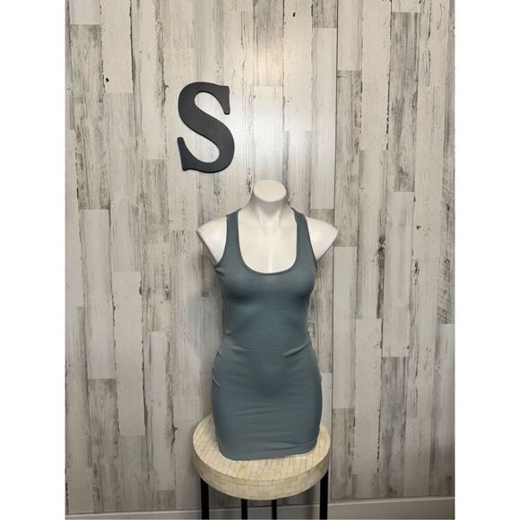 Pretty little thing dress - Picture 1 of 6